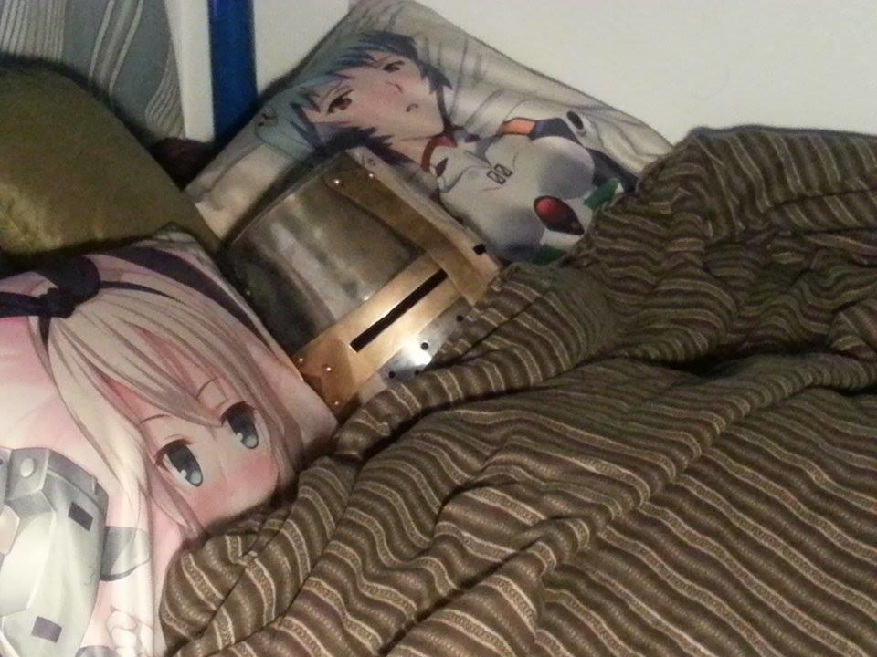 Desu Vult Dakimakura / Body Pillow Know Your Meme