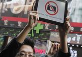 Dolce & Gabbana Photo Ban Protest