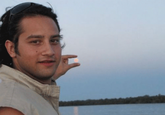 Can You Please Photoshop The Sun Between My Fingers?