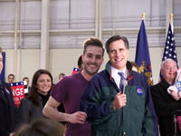 Ridiculously Photogenic Guy / Zeddie Little