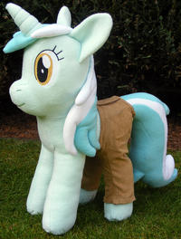 Lyra Plushie