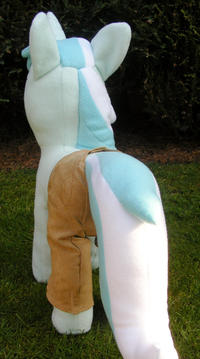 Lyra Plushie