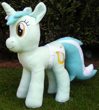 Lyra Plushie