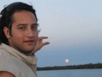 Can You Please Photoshop The Sun Between My Fingers?