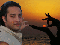 Can You Please Photoshop The Sun Between My Fingers?