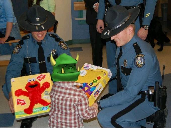 statepolicetroll.jpg