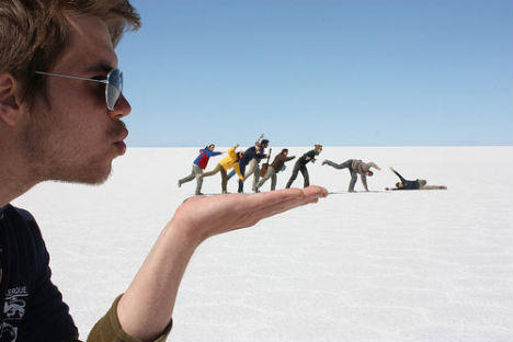 forced-perspective-blowing-in-the-wind.jpg