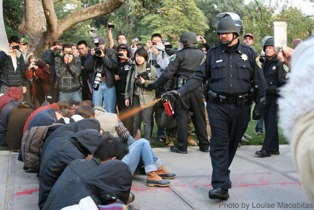 UCDavis_pepperspray.jpg?1321852699