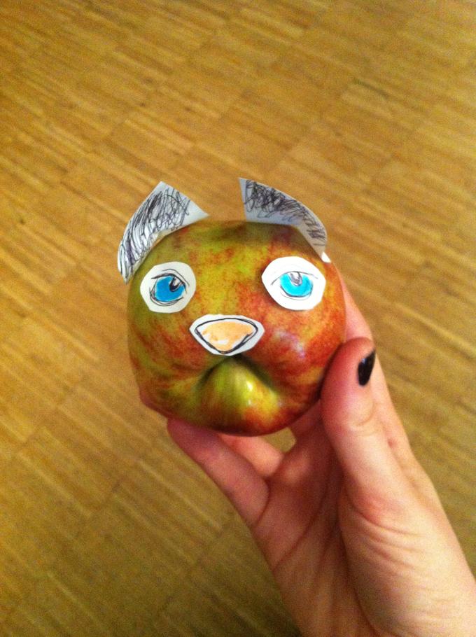 Grumpy Cat Apple