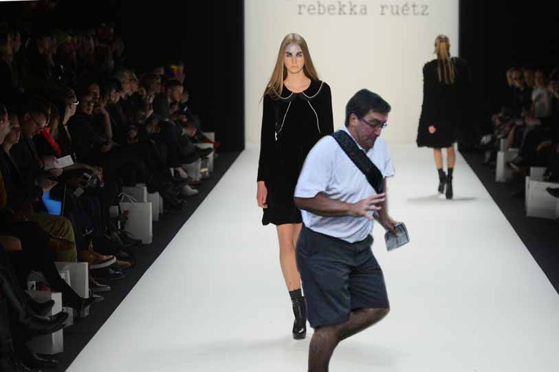 in the way guy hits the runway path in the way guy know your meme 536 in the way guy hits the runway path in the way guy know your meme